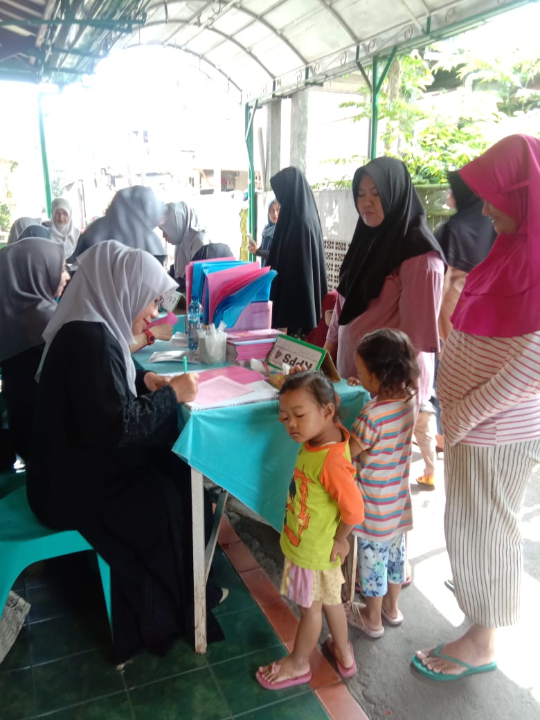 Pancoran-Mas-Depok-RW-06-Penimbangan-Balita-Pemberian-Obat-Cacing-Posyandu-Kenanga-A-10