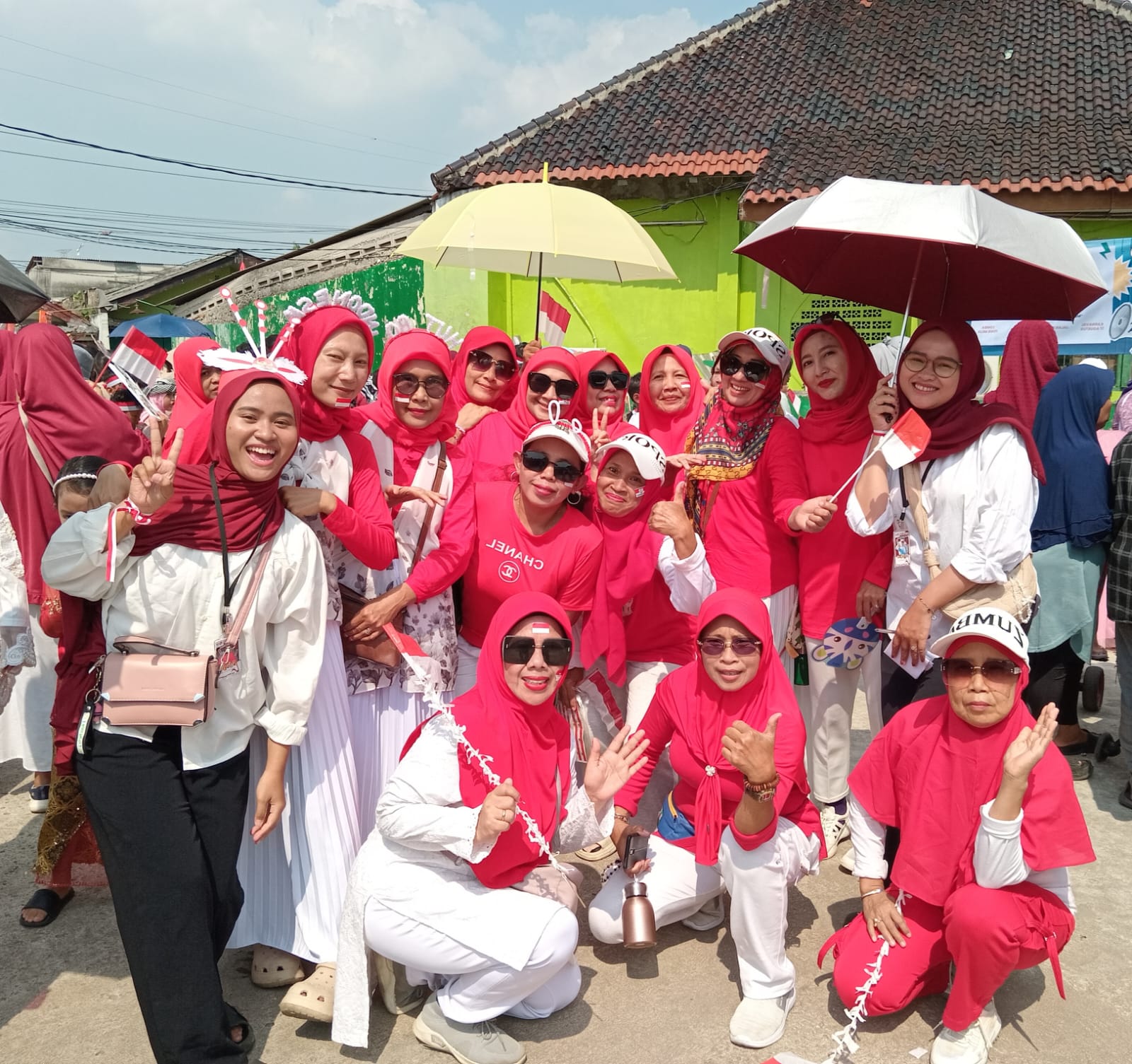 Jalan Santai Warga RW 06 HUT RI ke 80